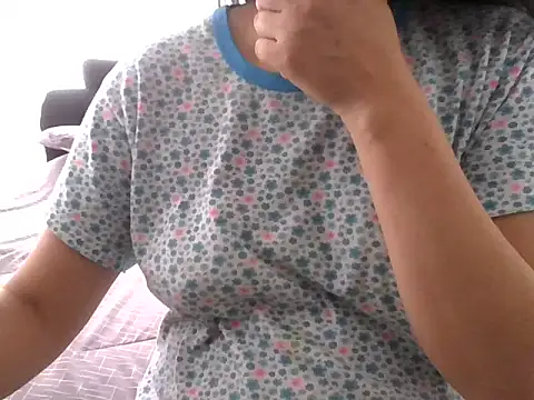 Snapshot of RAYA_1 chatting on October 7, 2025, 4:52 pm RAYA 1 online show from October 7, 2025, 4:52 pm