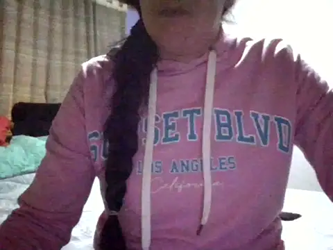 Snapshot of RAYA_1 chatting on December 18, 2024, 11:51 pm RAYA 1 online show from December 18, 2024, 11:51 pm