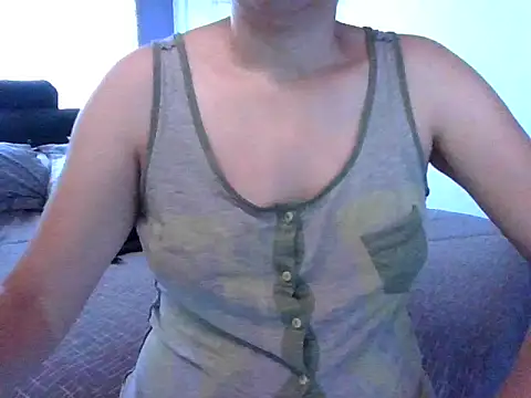 Snapshot of RAYA_1 chatting on January 17, 2025, 4:15 pm RAYA 1 online show from January 17, 2025, 4:15 pm