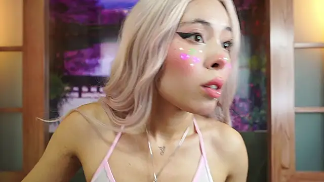 Snapshot of miss__maria chatting on October 15, 2025, 6:05 pm miss  maria online show from October 15, 2025, 6:05 pm