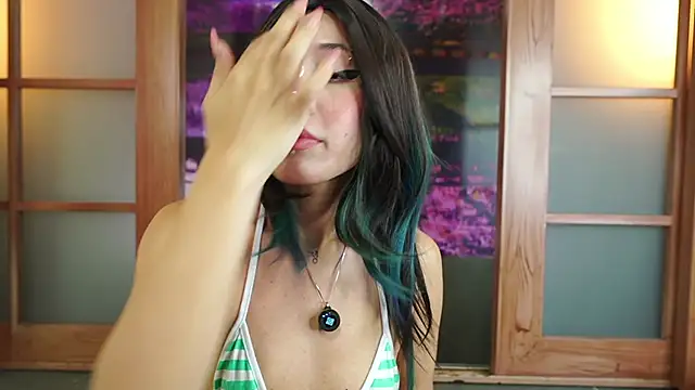 Snapshot of miss__maria chatting on October 10, 2025, 7:04 pm miss  maria online show from October 10, 2025, 7:04 pm