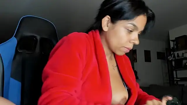 victoriachicas online show from February 20, 2025, 11:20 am