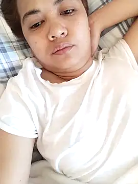 xTheLastVIRGINx online show from April 15, 2026, 12:05 am