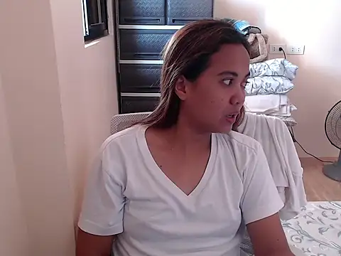 xTheLastVIRGINx online show from November 18, 2025, 5:33 am