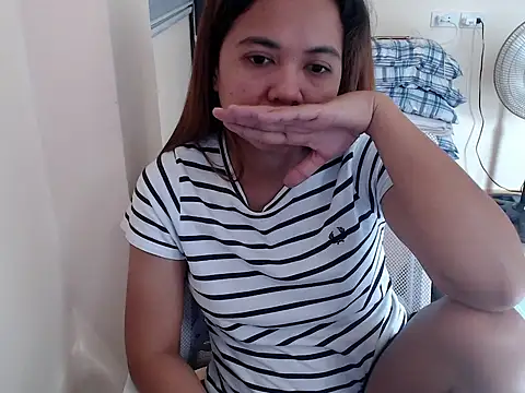 xTheLastVIRGINx online show from February 10, 2026, 5:50 am