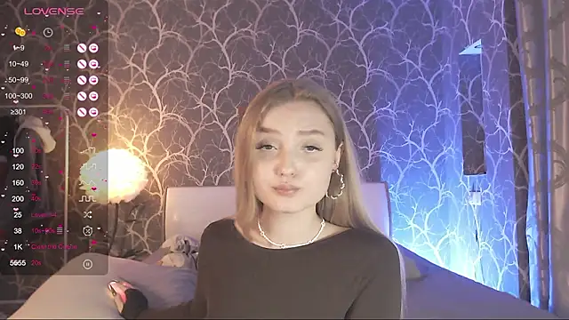 MiaMiaMeow online show from March 25, 2026, 6:29 pm