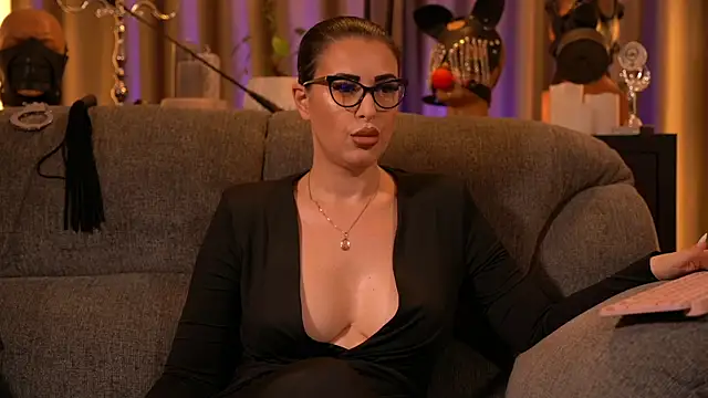 kelly kent online show from November 22, 2025, 11:58 pm