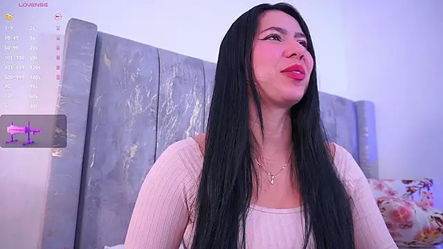 Snapshot of lara_giraldo chatting on March 22, 2025, 2:48 am lara giraldo online show from March 22, 2025, 2:48 am