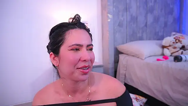 Snapshot of lara_giraldo chatting on February 22, 2025, 7:12 am lara giraldo online show from February 22, 2025, 7:12 am