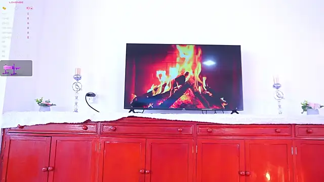 Snapshot of lara_giraldo chatting on September 28, 2025, 5:31 pm lara giraldo online show from September 28, 2025, 5:31 pm