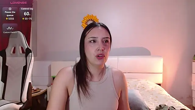 Snapshot of Freyja_soh chatting on November 19, 2025, 10:43 pm Freyja soh online show from November 19, 2025, 10:43 pm