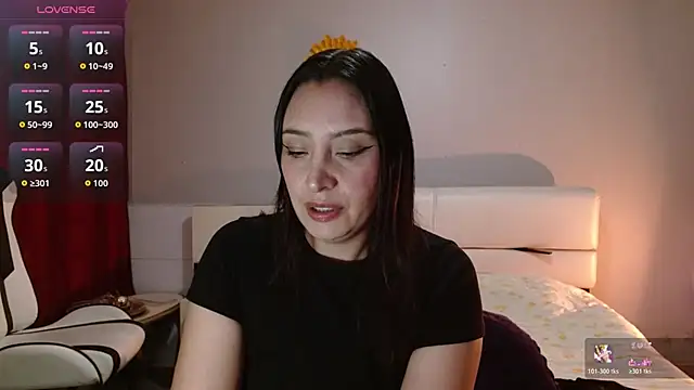 Snapshot of Freyja_soh chatting on December 1, 2025, 10:43 pm Freyja soh online show from December 1, 2025, 10:43 pm