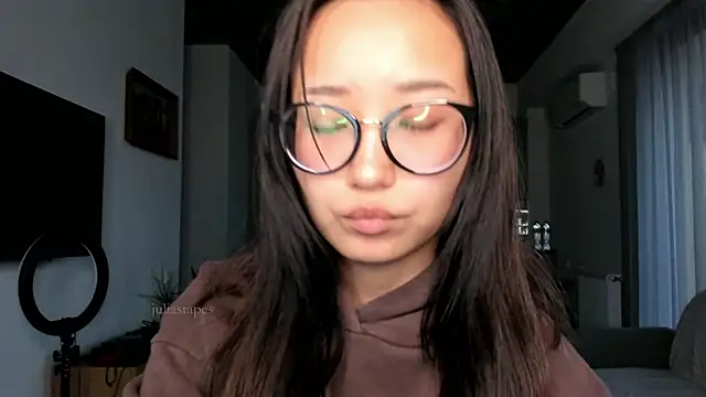 Snapshot of julias_tapes chatting on January 22, 2025, 2:14 pm julias tapes online show from January 22, 2025, 2:14 pm