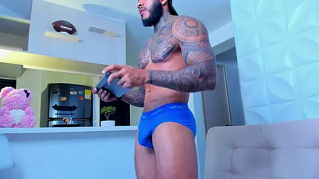 muscle man16 online show from February 3, 2025, 11:05 pm