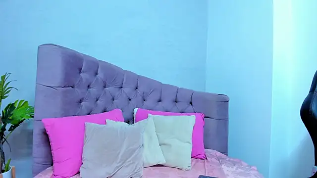 Gretta Queen online show from February 9, 2026, 6:28 pm