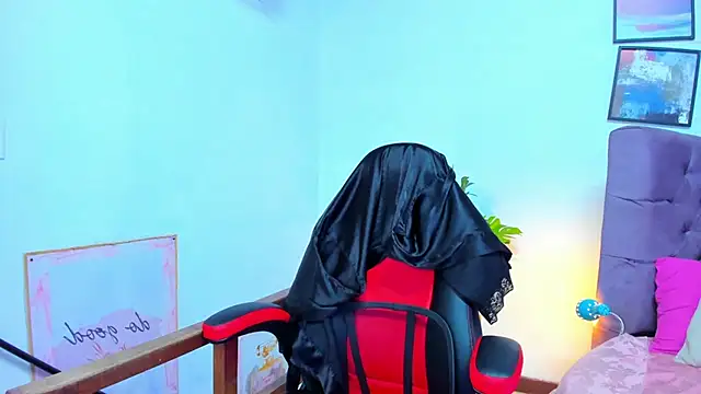 Gretta Queen online show from November 30, 2025, 5:58 pm