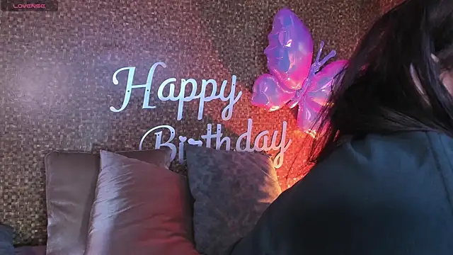 Apartment28 online show from June 25, 2026, 2:20 am