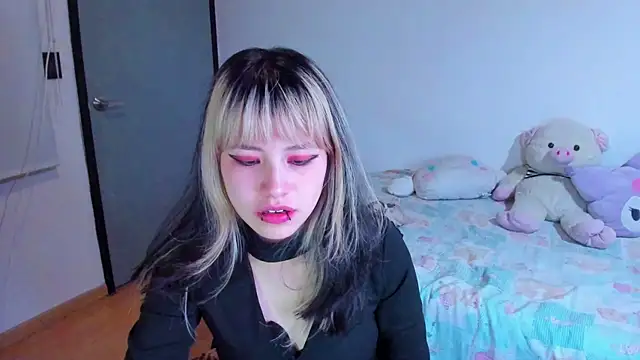 Snapshot of Akane-Mou chatting on December 7, 2024, 11:40 pm Akane-Mou online show from December 7, 2024, 11:40 pm