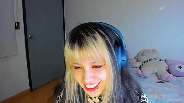 Snapshot of Akane-Mou chatting on December 10, 2024, 4:34 am Akane-Mou online show from December 10, 2024, 4:34 am
