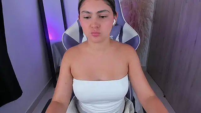 sofia henaok online show from February 10, 2026, 1:48 am