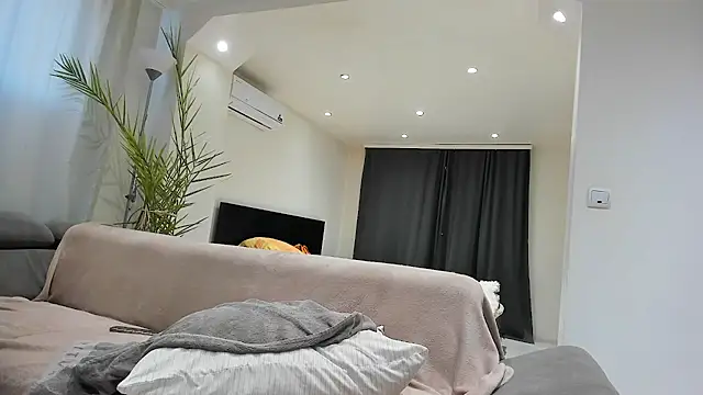 MissPanthera online show from March 3, 2026, 1:07 pm