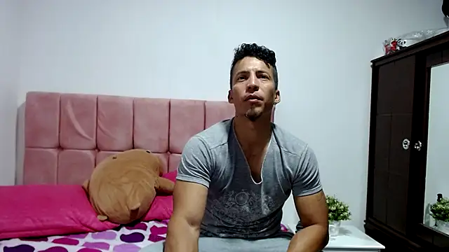 marcehot32 online show from January 31, 2025, 11:03 pm