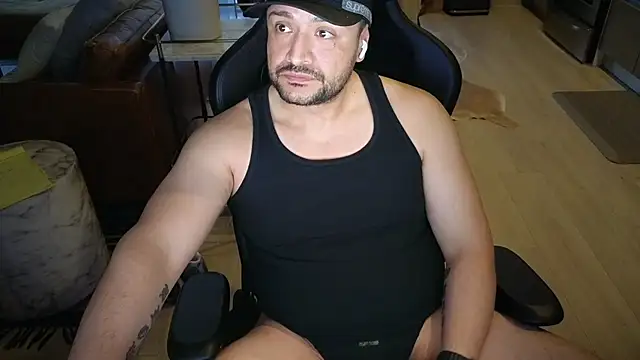 HungandThickLatin online show from January 10, 2026, 12:50 am