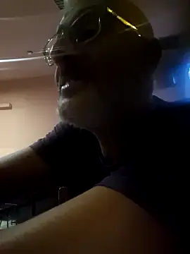 cuci45 online show from October 9, 2025, 4:40 pm