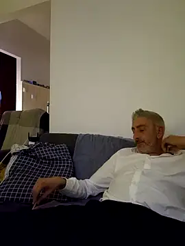 cuci45 online show from November 7, 2025, 11:08 pm