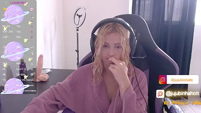 jujubinhahot online show from December 4, 2025, 1:10 pm