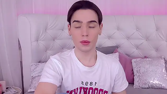 RobbyCharming online show from February 17, 2025, 7:44 pm