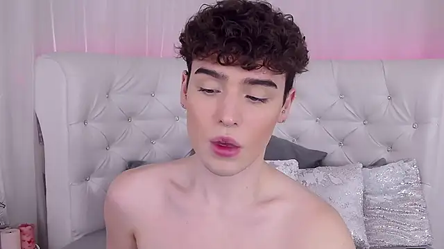 RobbyCharming online show from October 19, 2025, 3:53 am