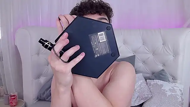 RobbyCharming online show from November 14, 2025, 3:43 am