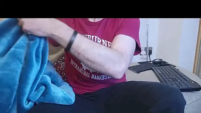 uk-bobbie-uk online show from October 20, 2025, 4:03 am