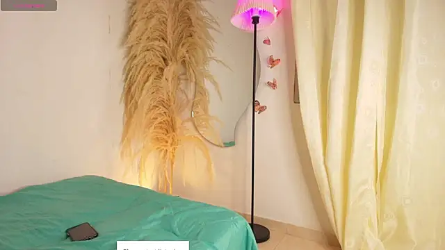 Snapshot of NatashaEgnath chatting on February 22, 2026, 12:46 am NatashaEgnath online show from February 22, 2026, 12:46 am