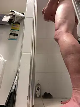 Snapshot of OSIRlS chatting on October 4, 2025, 12:17 pm OSIRlS online show from October 4, 2025, 12:17 pm