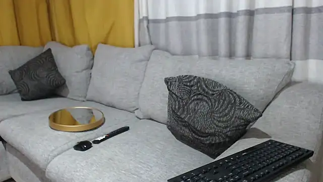 Snapshot of BELINDAXXXXX chatting on November 30, 2025, 1:06 am BELINDAXXXXX online show from November 30, 2025, 1:06 am