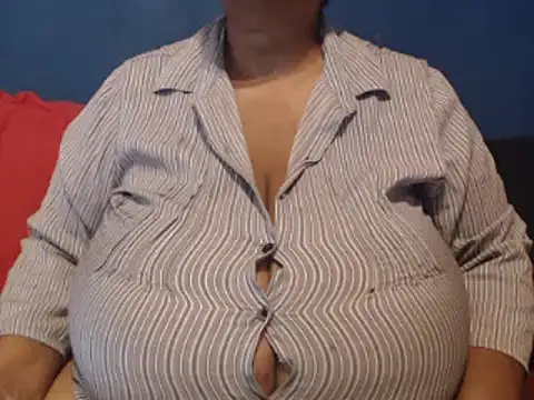 CUTEFIRMMELONSS online show from March 4, 2025, 9:51 am