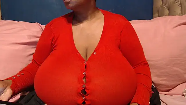 CUTEFIRMMELONSS online show from October 19, 2025, 3:31 am