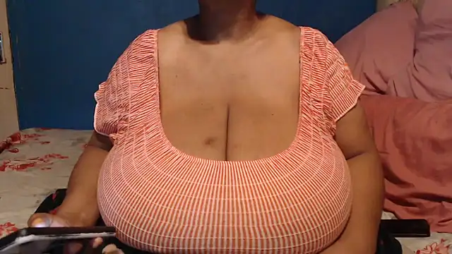 CUTEFIRMMELONSS online show from October 20, 2025, 7:14 pm