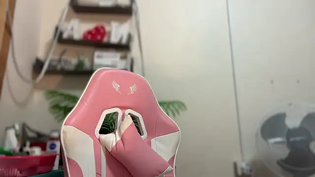 Snapshot of ehotlovea_ chatting on October 27, 2025, 6:58 am ehotlovea online show from October 27, 2025, 6:58 am