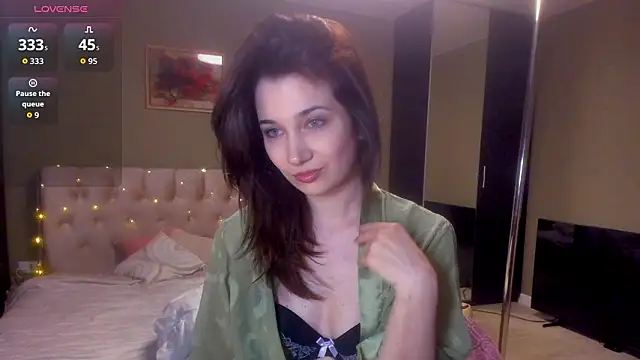 Carina E online show from February 13, 2026, 11:21 am