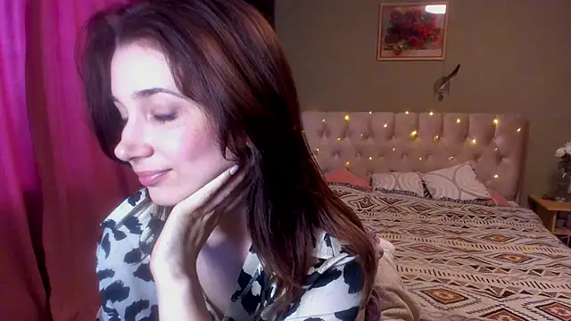 Carina E online show from February 1, 2026, 8:56 am