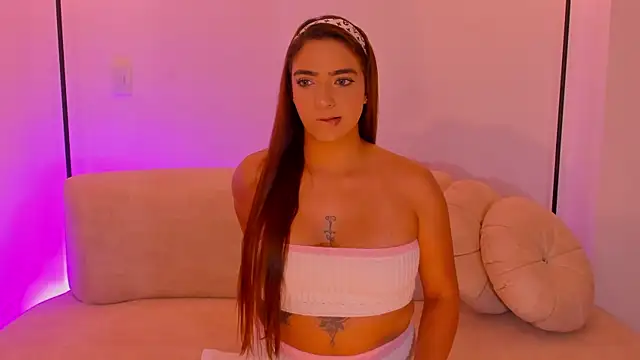 Snapshot of MariamRivera_ chatting on September 12, 2025, 11:48 pm MariamRivera online show from September 12, 2025, 11:48 pm