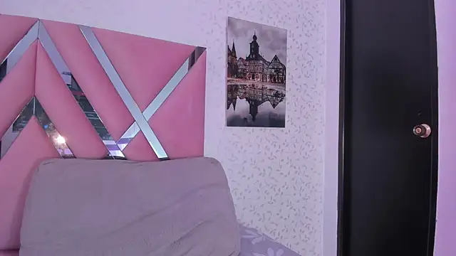 Helenn monroy1 online show from October 4, 2025, 11:56 am