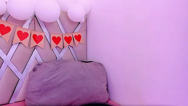 Helenn monroy1 online show from February 21, 2026, 7:05 pm