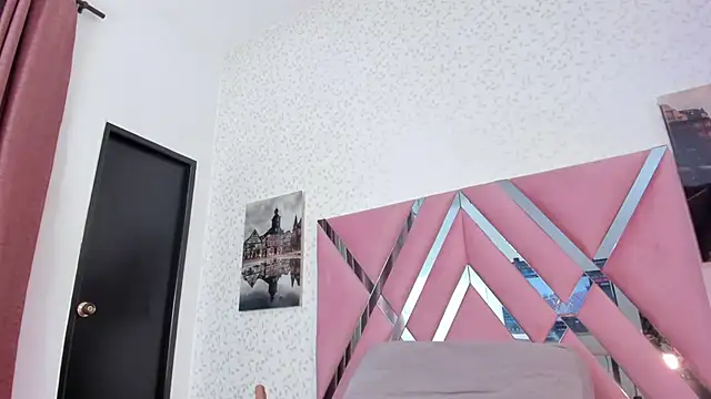 Snapshot of lara_murphy chatting on October 19, 2025, 11:57 am lara murphy online show from October 19, 2025, 11:57 am