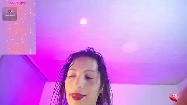 Snapshot of Miley_Walker1 chatting on February 19, 2025, 10:23 am Miley Walker1 online show from February 19, 2025, 10:23 am