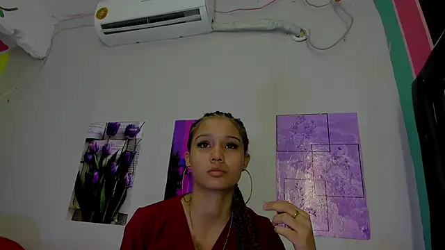 MarianaManzur online show from March 17, 2025, 1:18 pm