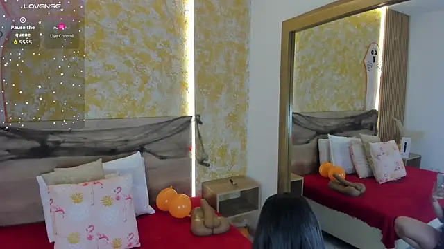 Snapshot of Valentina_Ross_ chatting on October 31, 2025, 11:29 am Valentina Ross  online show from October 31, 2025, 11:29 am